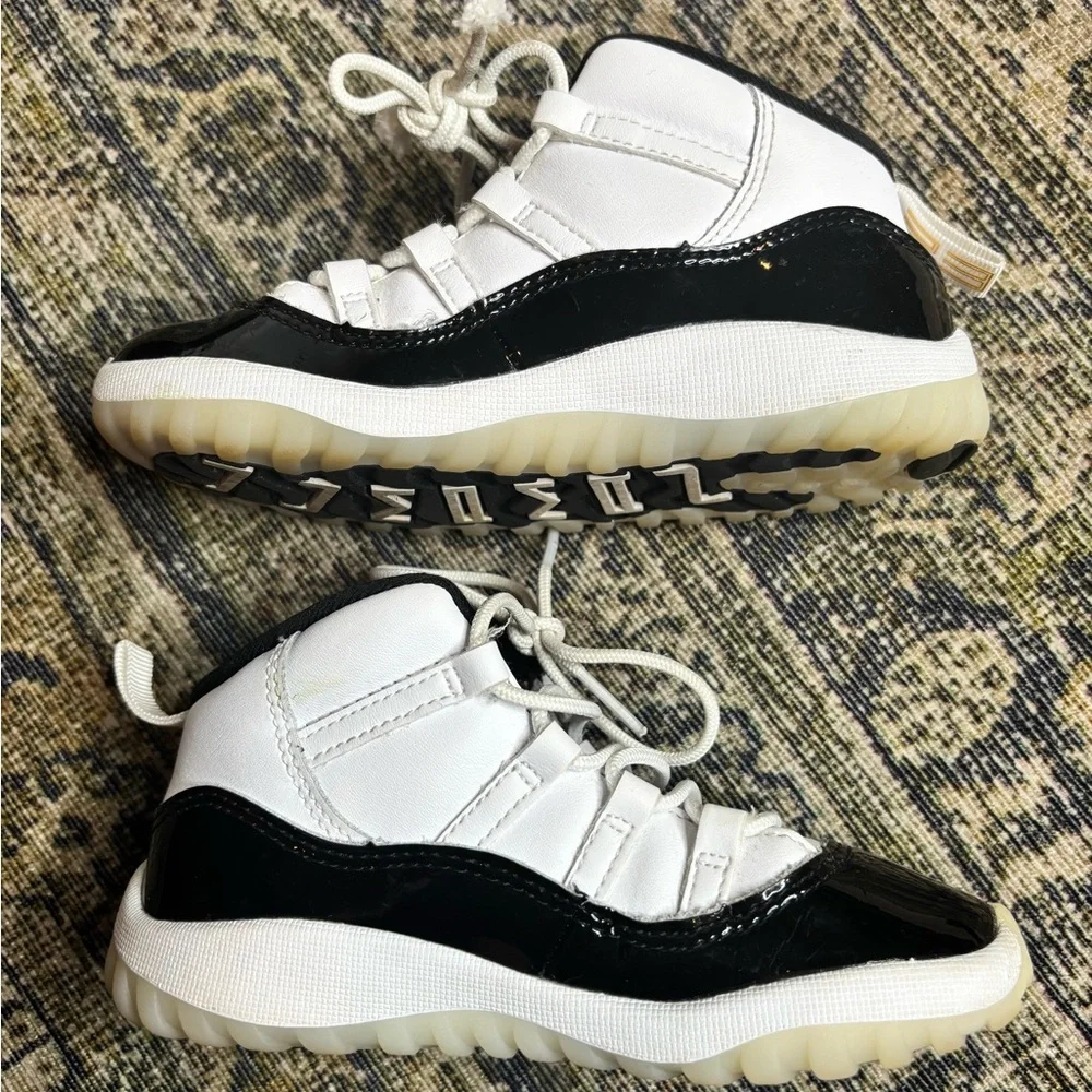 Air Jordan 11 XI Retro Concord Toddler Size 10C Low Top Sneakers - Picture 3 of 9